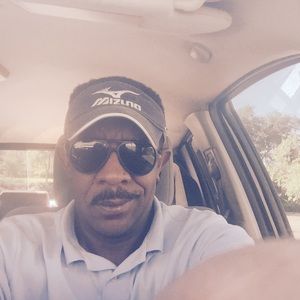 Meet your Posher, Larry